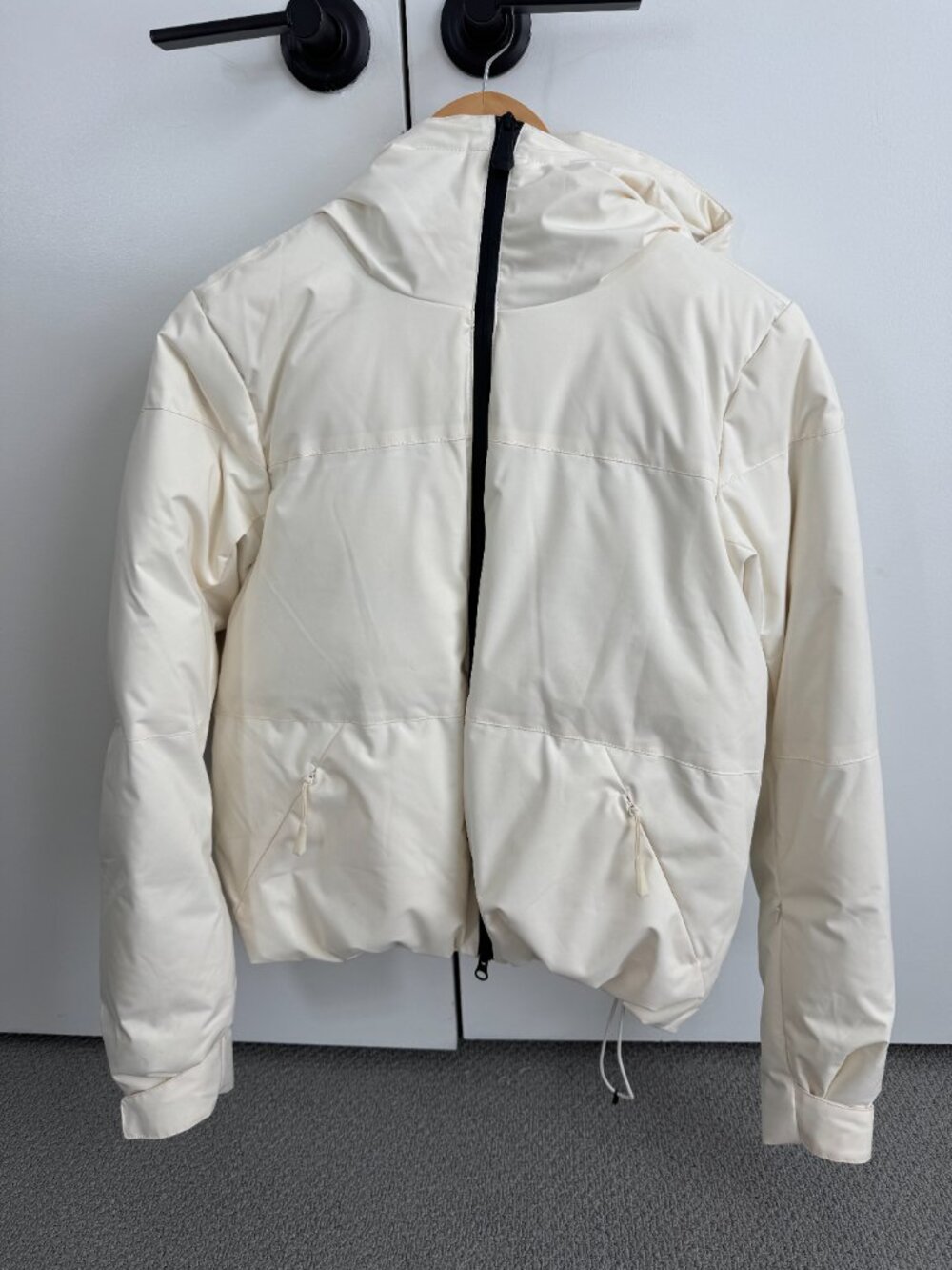 Helly Hansen Nora Short Puffy Ski Jacket - Cream - Picture 3 of 11